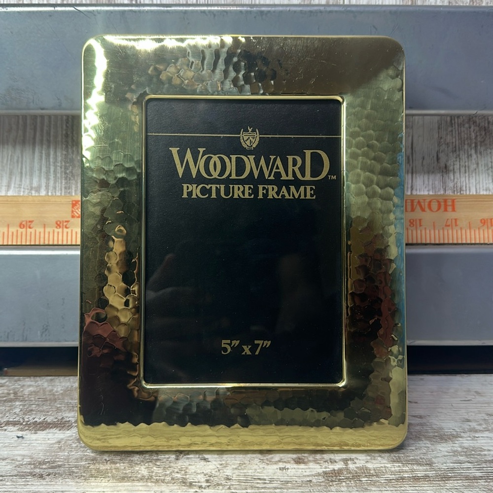 Vintage WoodWard 5x7 Picture Frame Back Opens to Store Photos